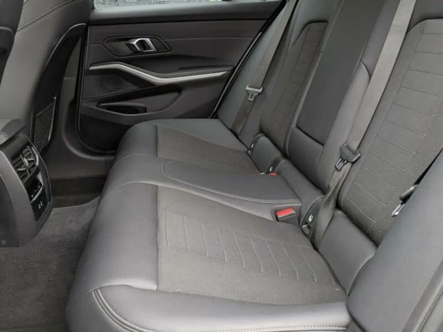 BMW 330 330e Touring