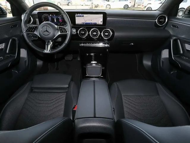 Mercedes-Benz A 200 AHK+KAMERA+SPURHALTE+NIGHT PAKET+LED+18"