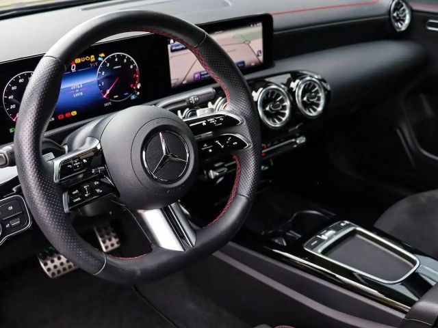Mercedes-Benz CLA 200 AMG Line