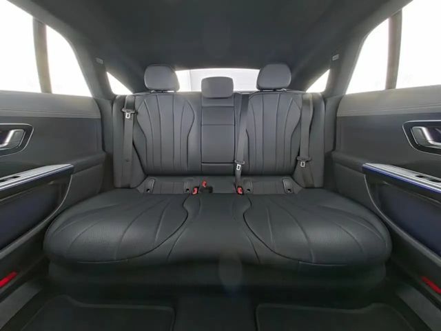 Mercedes-Benz EQE 300 Sedan