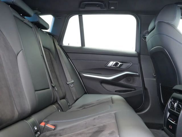 BMW 320 320e M-Sport Touring