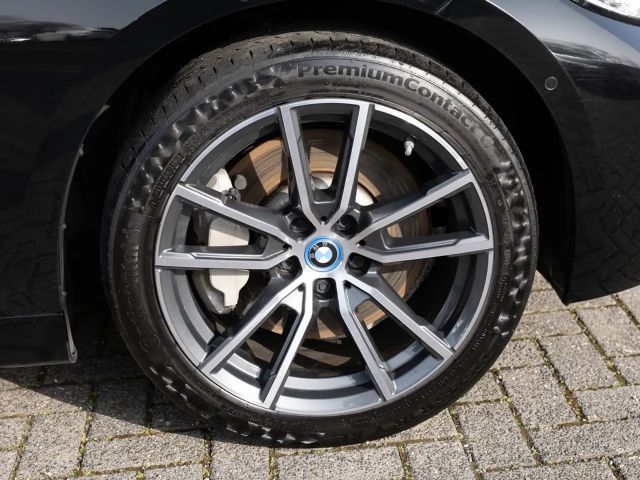 BMW 330 330e Sport Line Touring