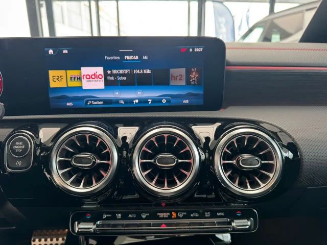 Mercedes-Benz CLA 200 AMG Line