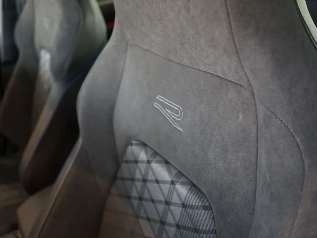 Volkswagen Golf 2.0 TDI DSG R-Line