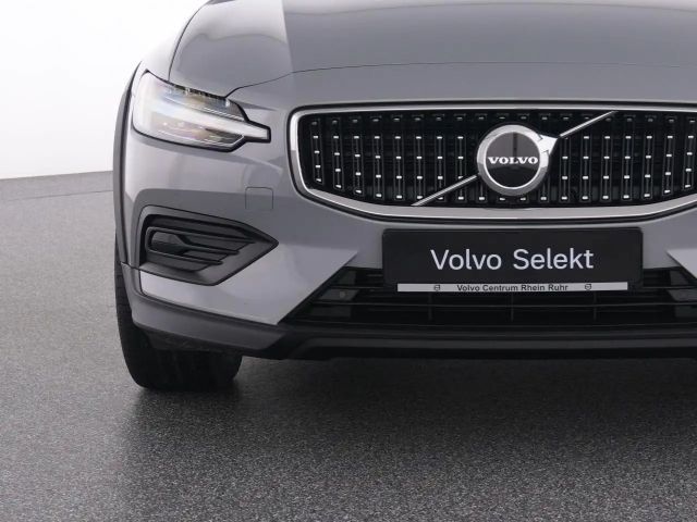 Volvo V60 Cross Country AWD Plus
