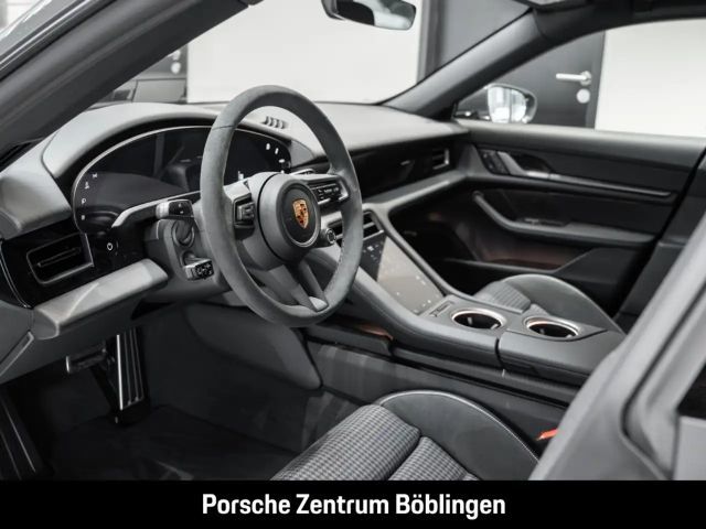 Porsche Taycan 4 Cross Turismo