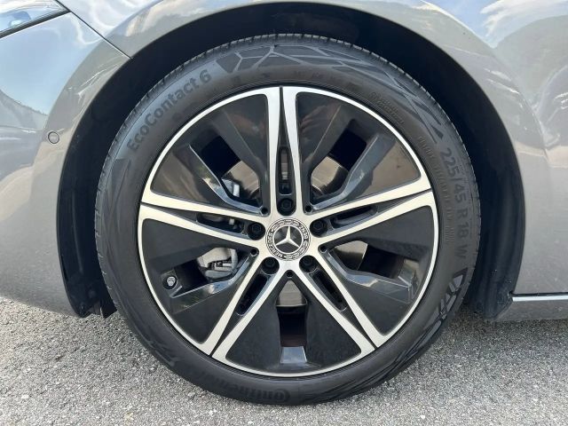 Mercedes-Benz A 180 Hatchback