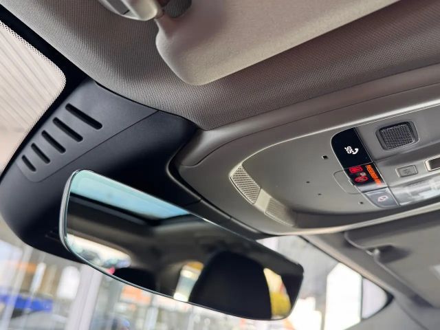 Volvo XC60 AWD Dark Plus