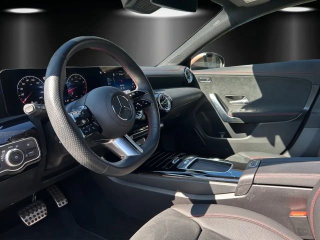 Mercedes-Benz CLA 200 AMG Line