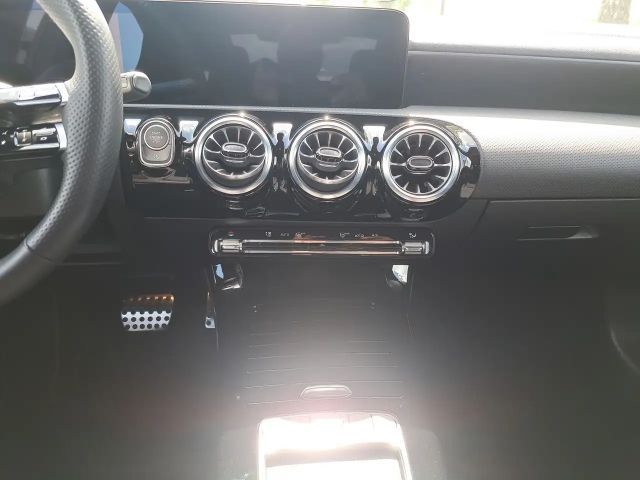 Mercedes-Benz CLA 200 Coupé Premium