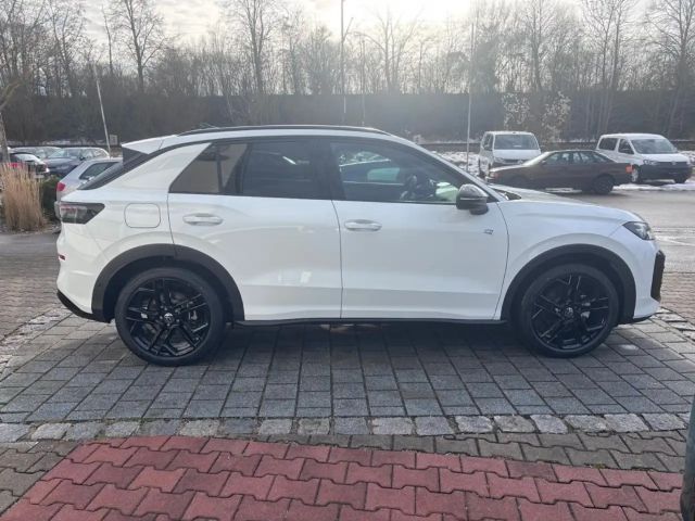 Volkswagen T-Roc 1.5 eTSI DSG R-Line
