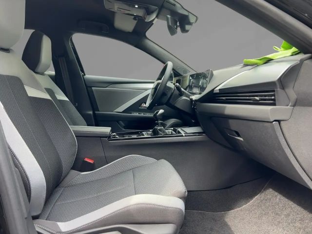 Opel Astra 1.2 Turbo Edition Sports Tourer