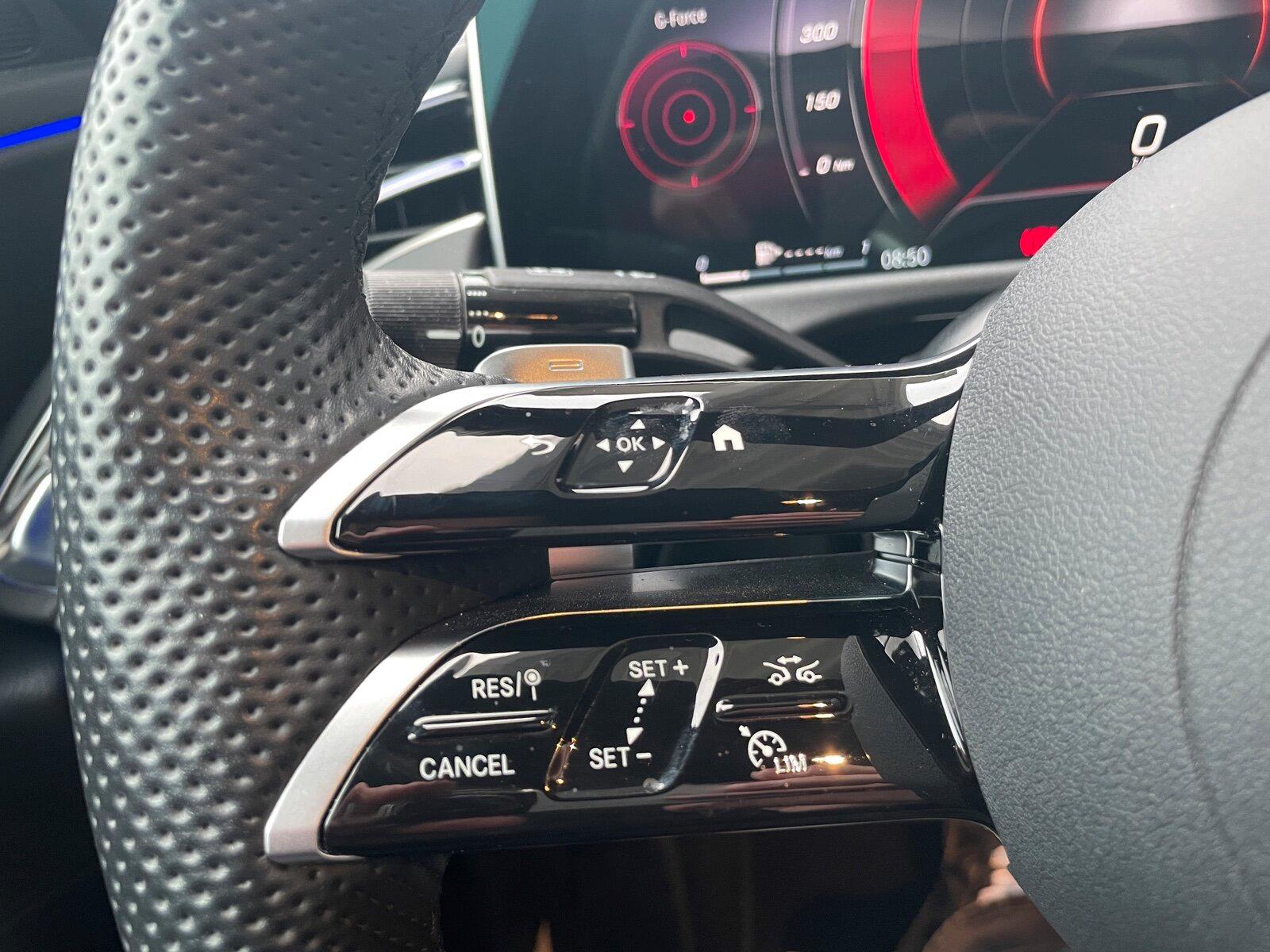 Mercedes-Benz E 220 AMG Line E 220 d Sedan