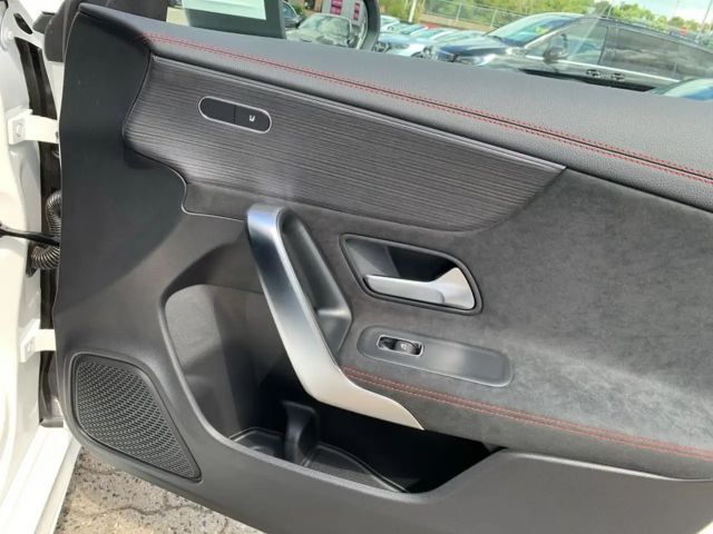 Mercedes-Benz CLA 180 CLA