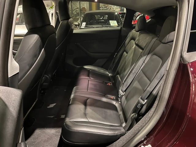 Tesla Model Y RWD Standard Range