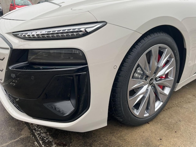 Audi A6 e-tron Avant Quattro