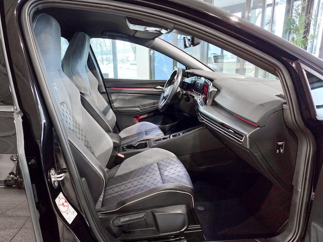 Volkswagen Golf 1.5 eTSI DSG Golf VIII R-Line