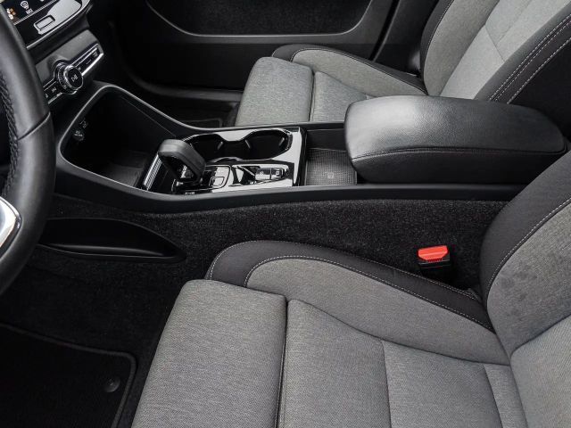 Volvo XC40 Dark Plus T4