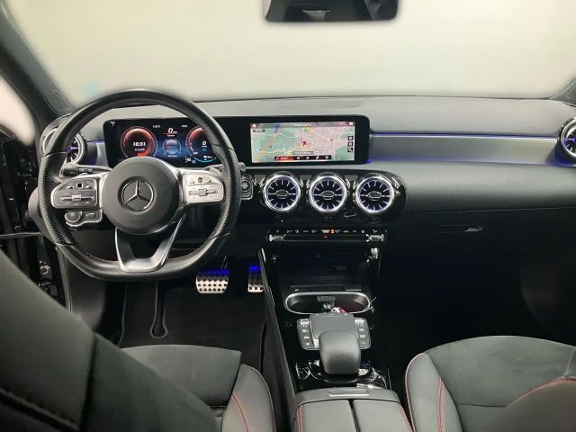 Mercedes-Benz A 250 A 250 e AMG Line