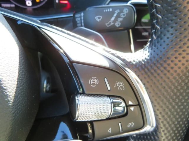 Skoda Superb 2.0 TSI Combi Sportline