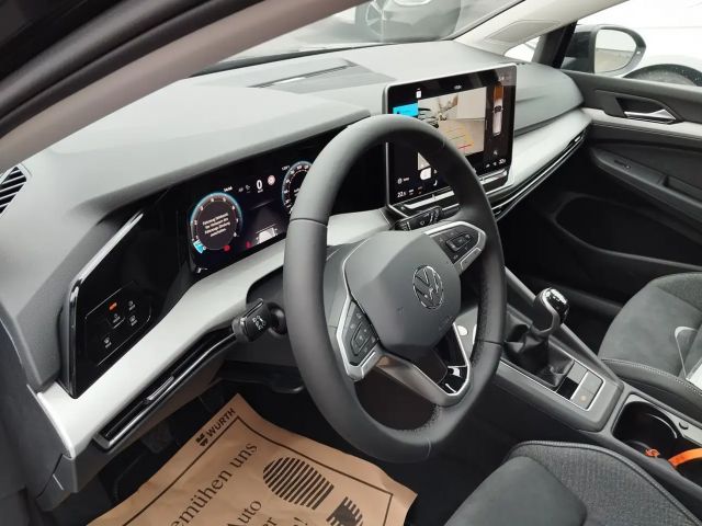 Volkswagen Golf Life Variant