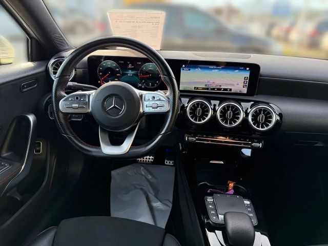 Mercedes-Benz A 200 A 200 d