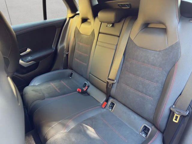 Mercedes-Benz CLA 180 CLA