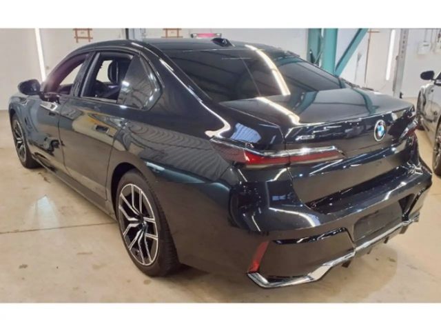 BMW 740 740d M-Sport Sedan xDrive