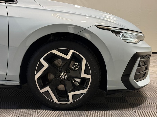 Volkswagen Golf 1.5 eTSI DSG R-Line