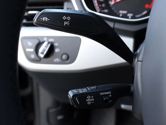 Audi A4 30 TDI Sedan