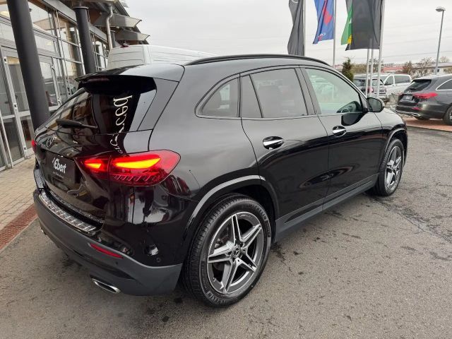 Mercedes-Benz GLA 200 AMG Line