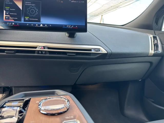 BMW iX xDrive40