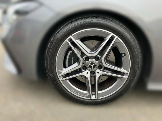 Mercedes-Benz CLA 200 AMG Line Coupé