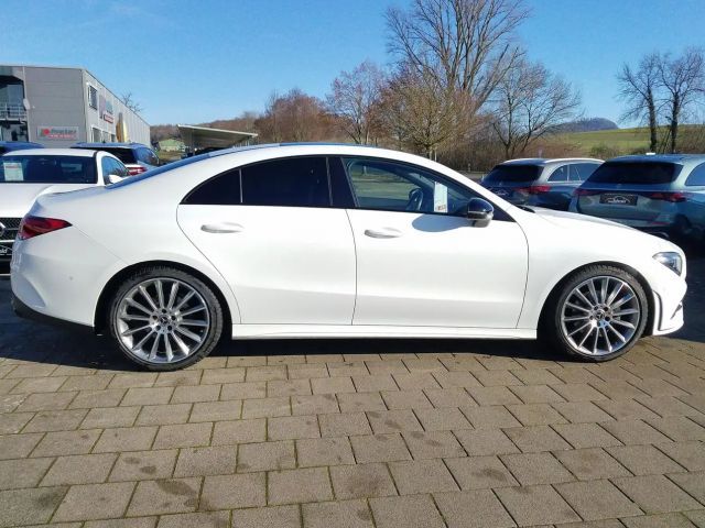 Mercedes-Benz CLA 200 AMG Line Coupé