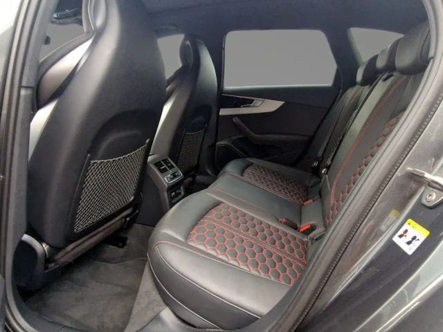 Audi RS4 Competition Quattro