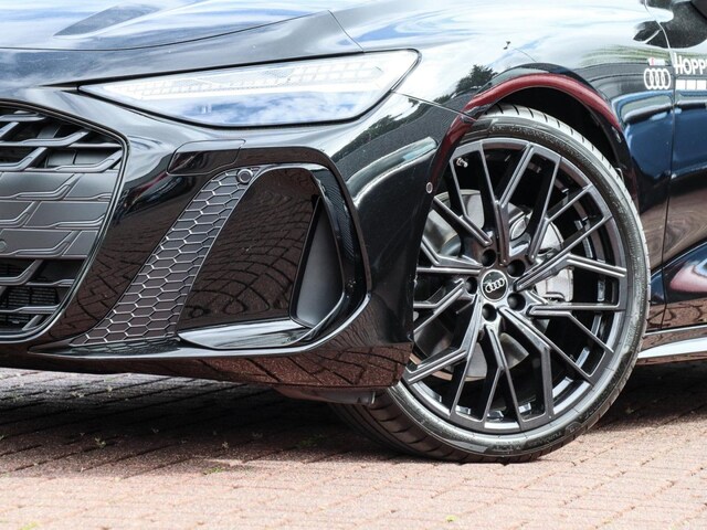 Audi A6 Avant Quattro S-Tronic