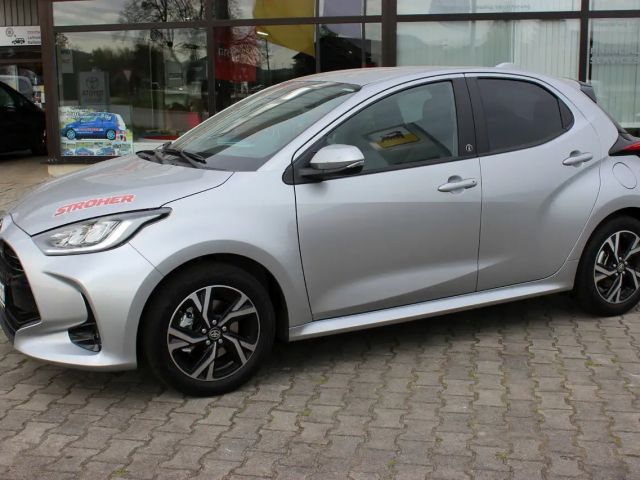 Toyota Yaris Hatchback Hybride Team D