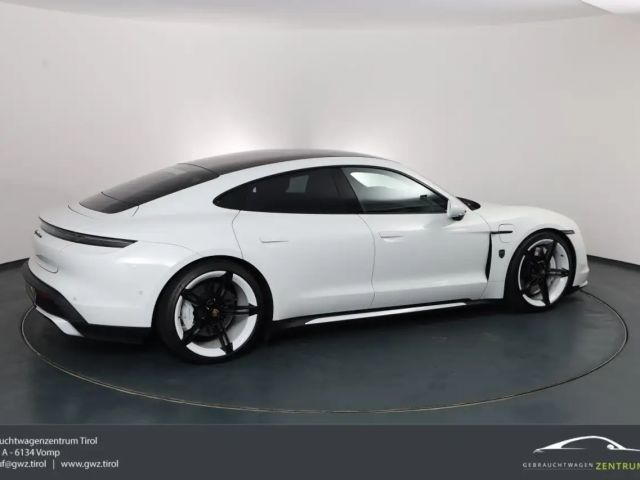 Porsche Taycan Turbo