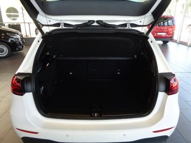 Mercedes-Benz B 180 KAMERA,LED,NAVI,NP:44.095,-