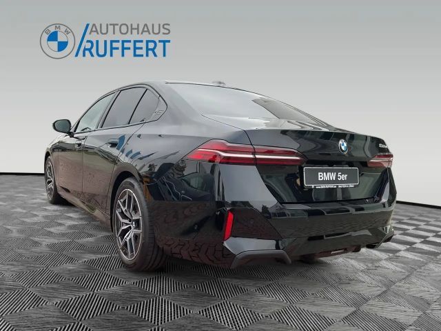 BMW 520 520d M-Sport Sedan