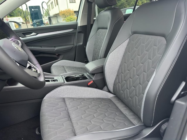 Volkswagen Golf Info Paket ,, Discover,,RFK,Panorama Dach,GJR,LM-Felgen,App Connect, uvm