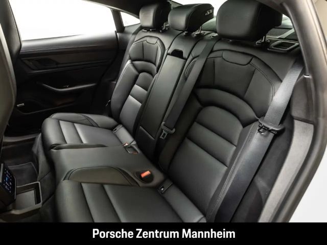 Porsche Taycan S Turbo