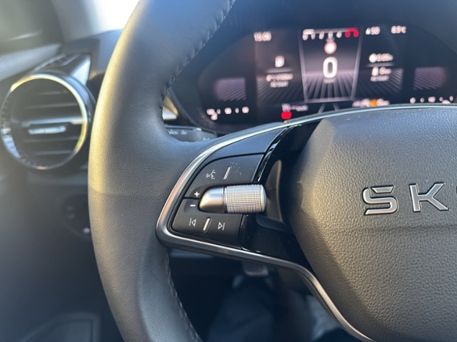 Skoda Fabia 1.0 MPI, Sicherheitspaket, Licht & Sicht Paket, SunSet, 5 Gang