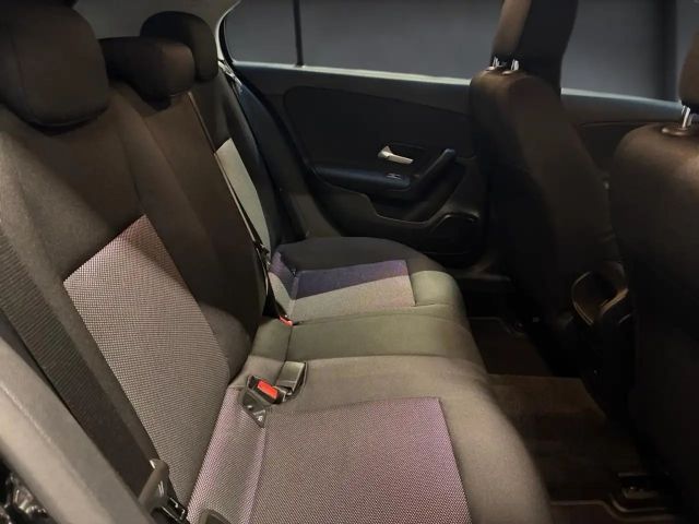 Mercedes-Benz A 250 A 250 e