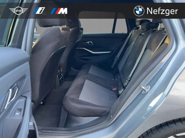 BMW 330 330d M-Sport Touring xDrive