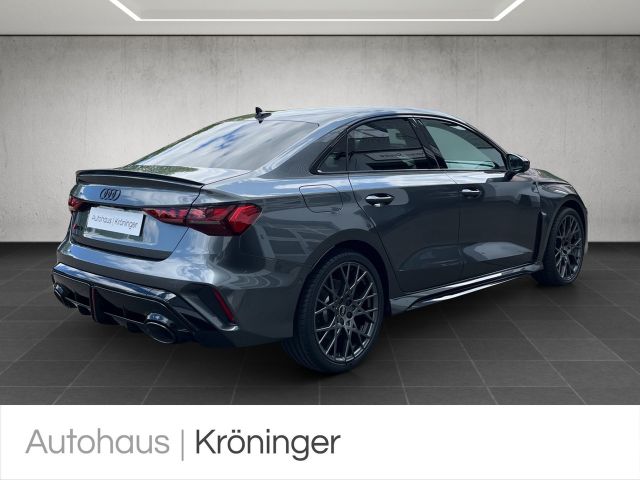 Audi RS3 Quattro S-Tronic Sedan