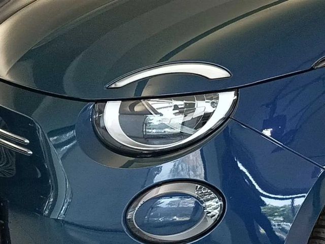 Fiat 500e Neue 500 Rückfahrkamera CarPlay Sitzheizung PDC