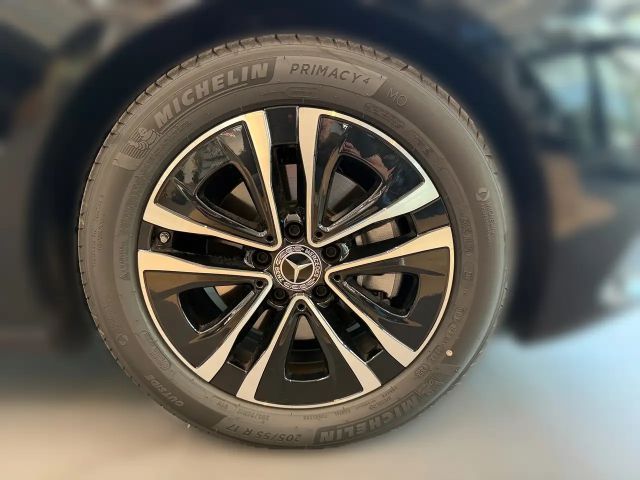 Mercedes-Benz B 180 Sedan