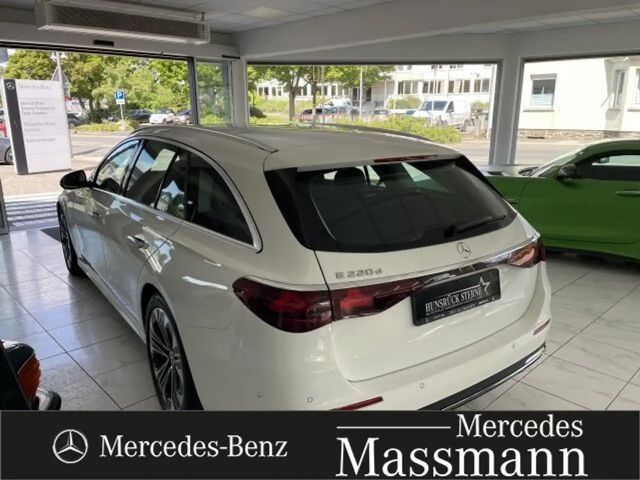 Mercedes-Benz E 220 AVANTGARDE E 220 d