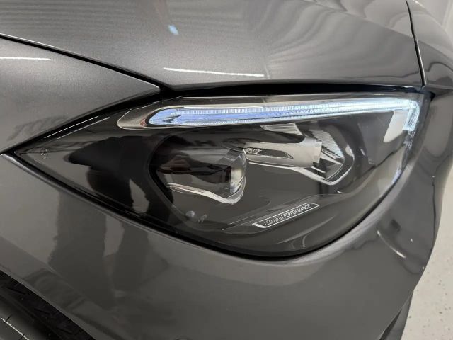 Mercedes-Benz C 200 4MATIC AVANTGARDE Sedan